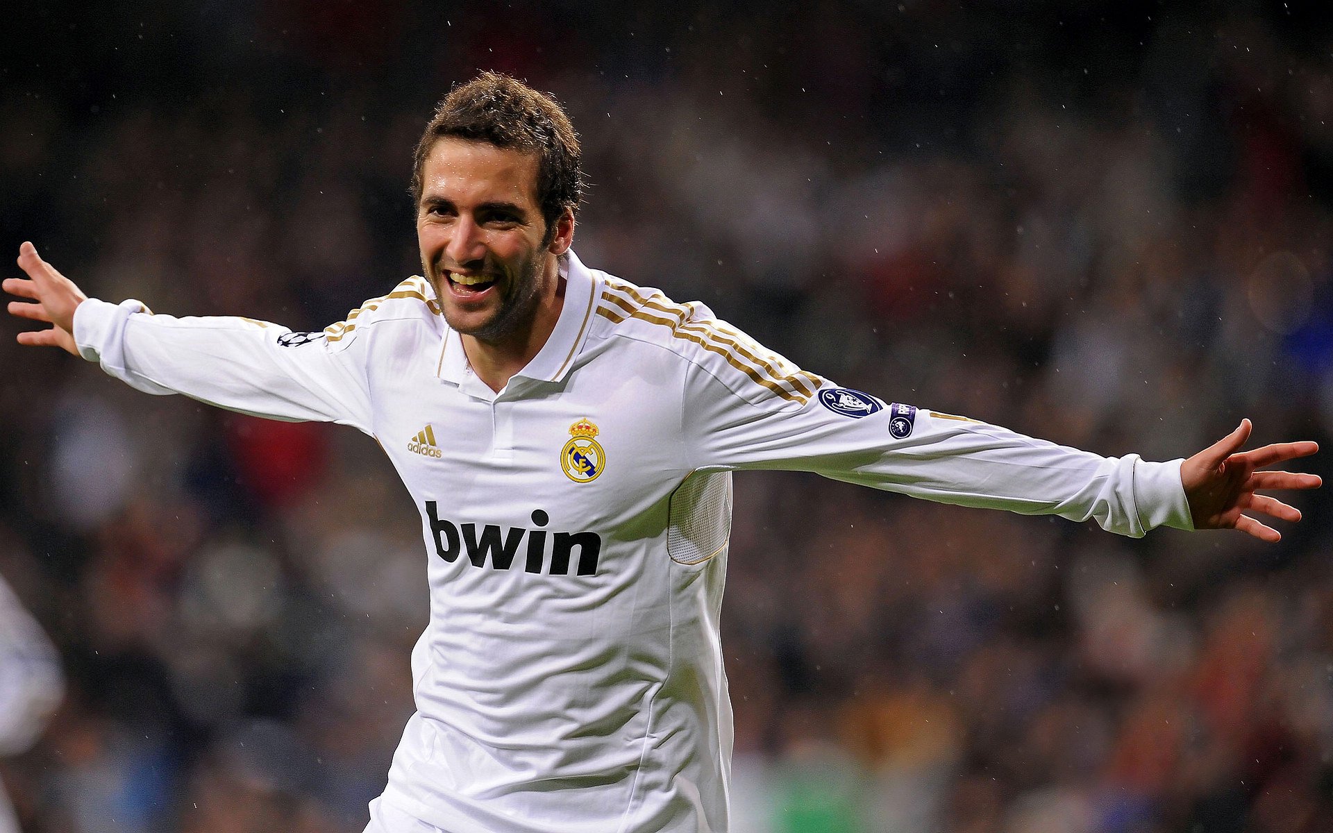 拜仁一波带走皇家社会,奥斯梅恩成为关键先生