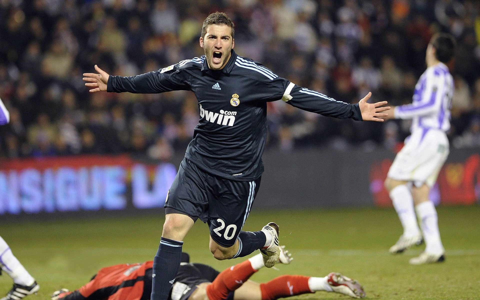 当辽宁节奏遇上利拉德时间，一场跨越篮球次元的战术对话